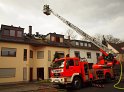 Dachstuhlbrand Koeln Bocklemuend Untere Dorfstr P094
